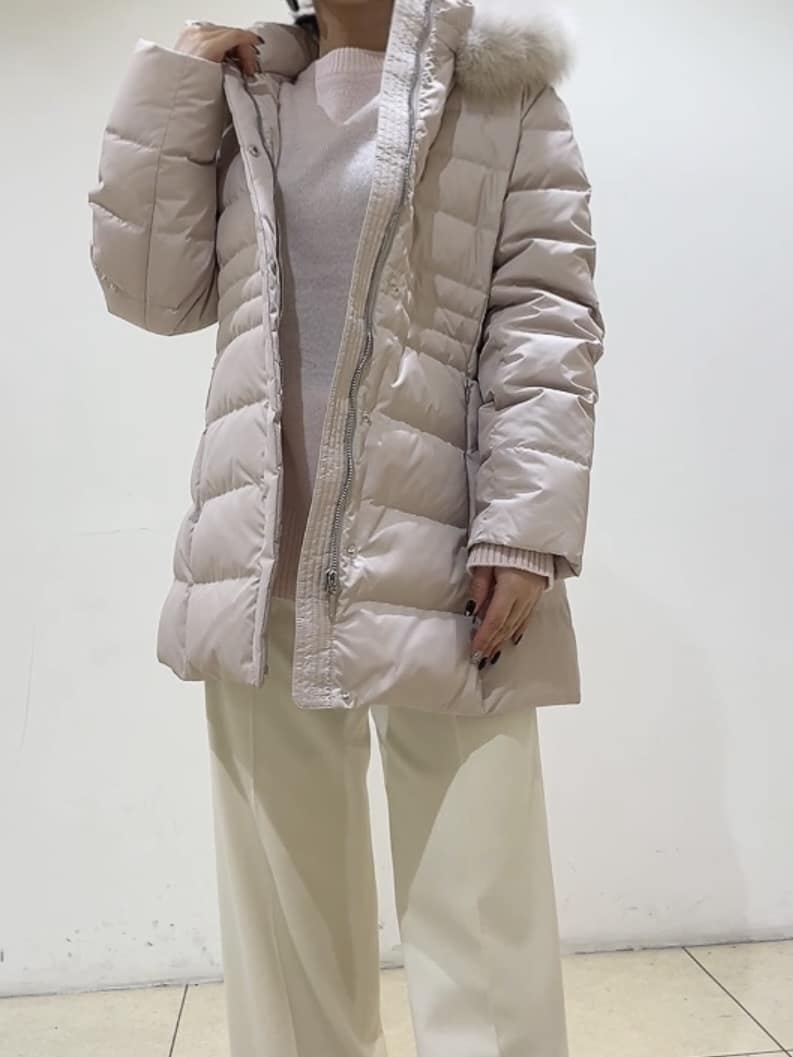 watanabeさんの「UNTITLED｜【はっ水機能/フード取り外し可】ミディダウンコート」を使ったコーディネート