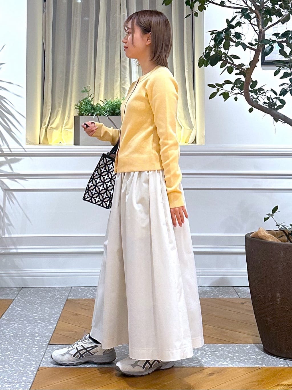 なべこさんの「DRESSTERIOR｜◆ウォッシャブルコットンカシミヤカーディガン」を使ったコーディネート