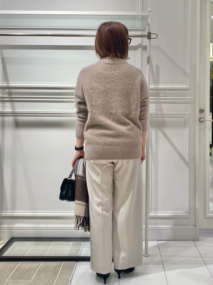 AKKOさんの「UNTITLED｜【大人な品格/ふわふわニット】フォックスカシミヤ コクーンニット」を使ったコーディネート