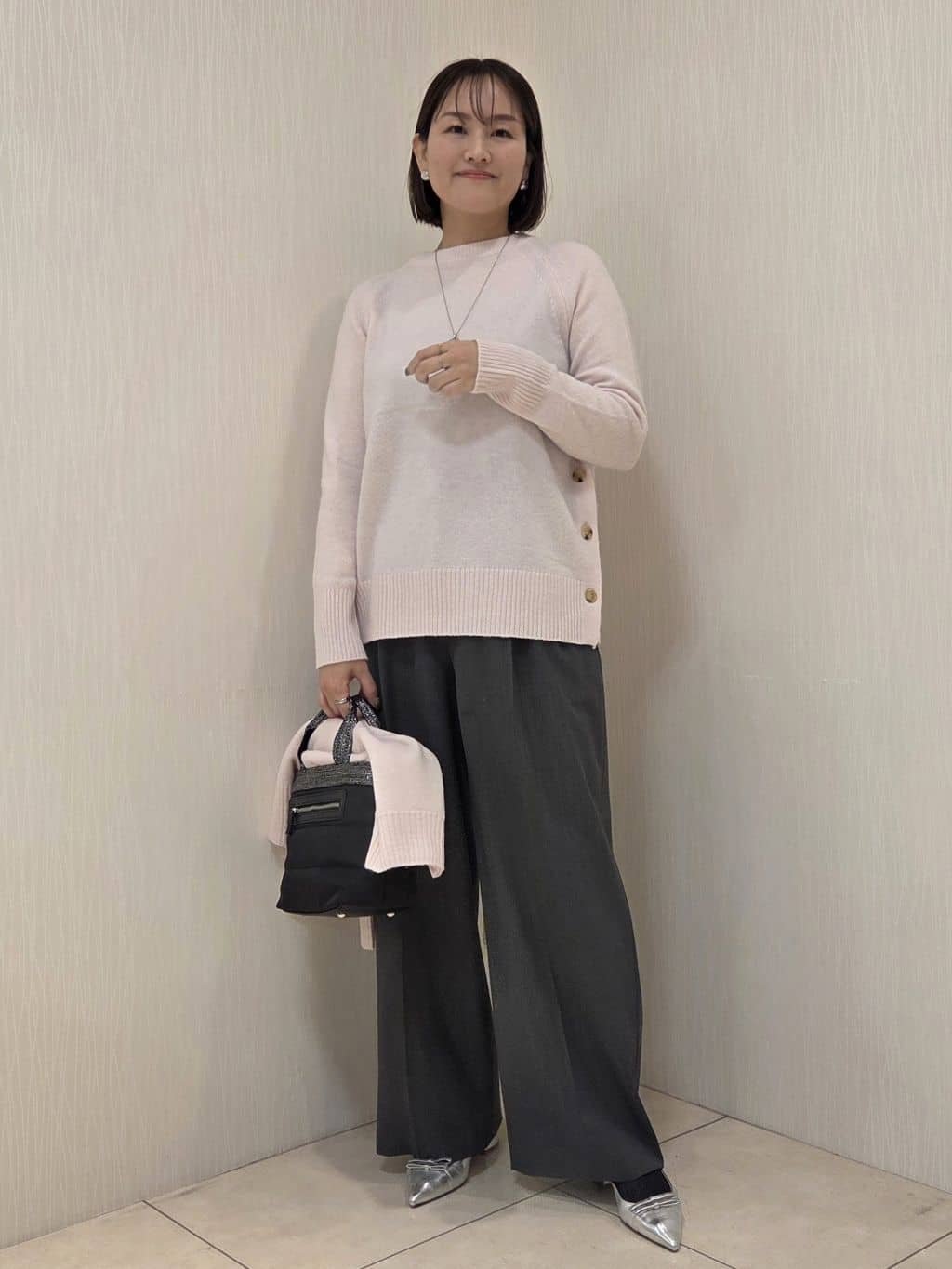 naokoさんの「UNTITLED｜【重ね着もおすすめ/洗える】ウールカシミヤ クルーネックニット」を使ったコーディネート