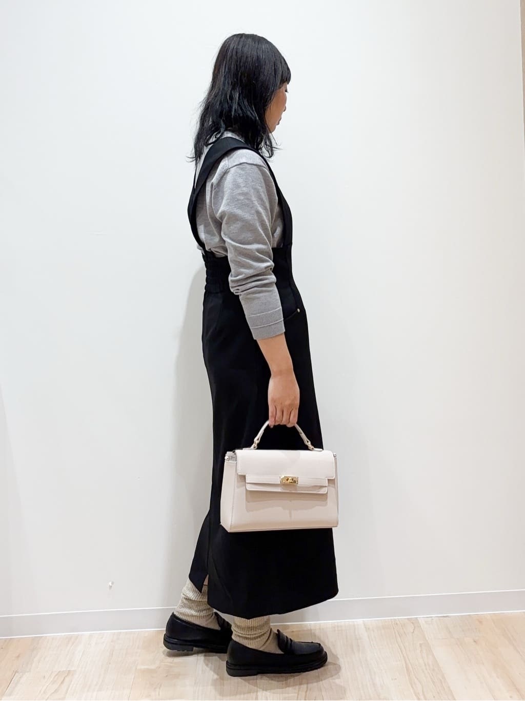 miraiさんの「grove｜【SETUP可能】冬から春まで心地よく　タック編みオーバーサイズニット」を使ったコーディネート