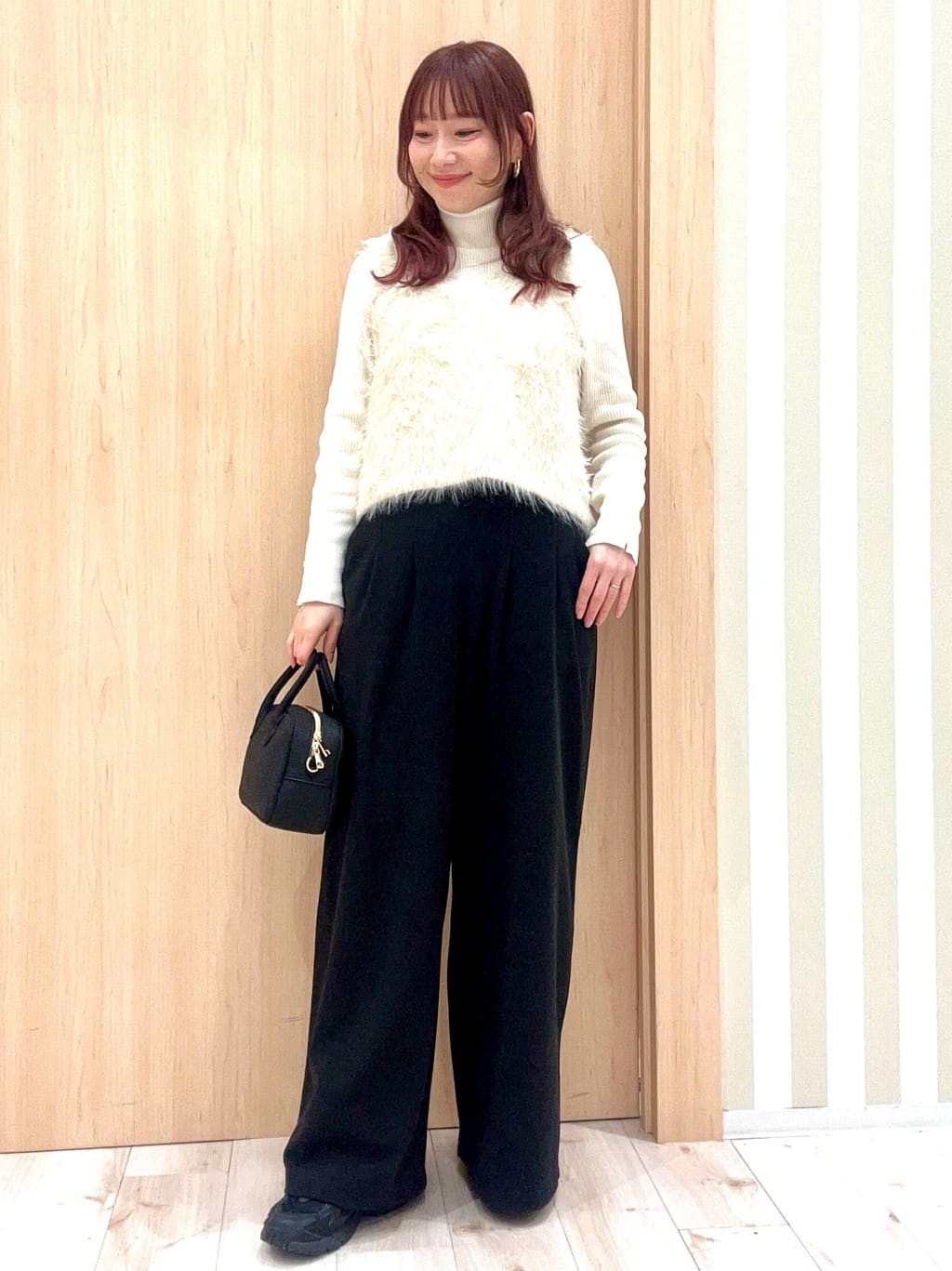 ririさんの「SHOO･LA･RUE｜【高レビュー/2点セット】着るだけでコーデが決まる フェザーニットベスト&times;リブニット」を使ったコーディネート