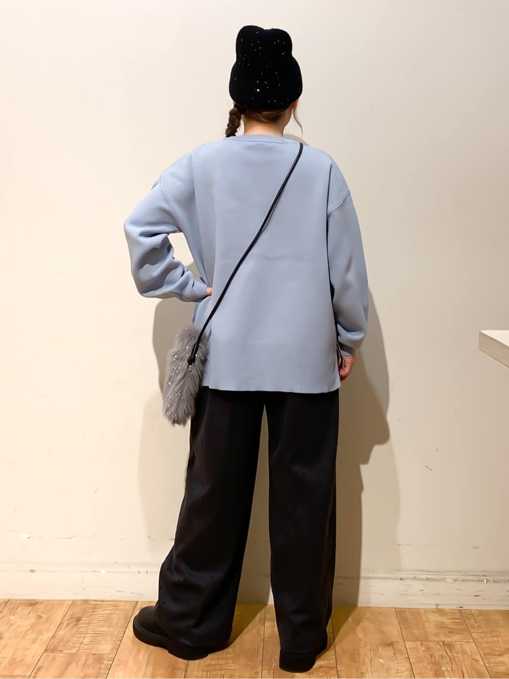MEGさんの「SHOO･LA･RUE｜【S-LL】きれい見えも叶う フロッキードットワイドパンツ」を使ったコーディネート