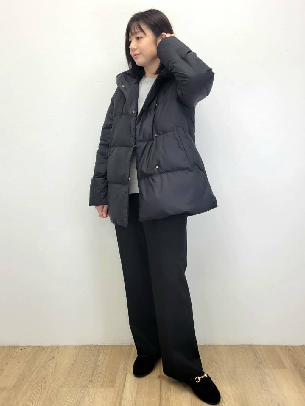 LISAさんの「OPAQUE.CLIP｜撥水フードミドルダウンコート【防風／抗菌防臭／洗濯機OK】《S～LL》」を使ったコーディネート