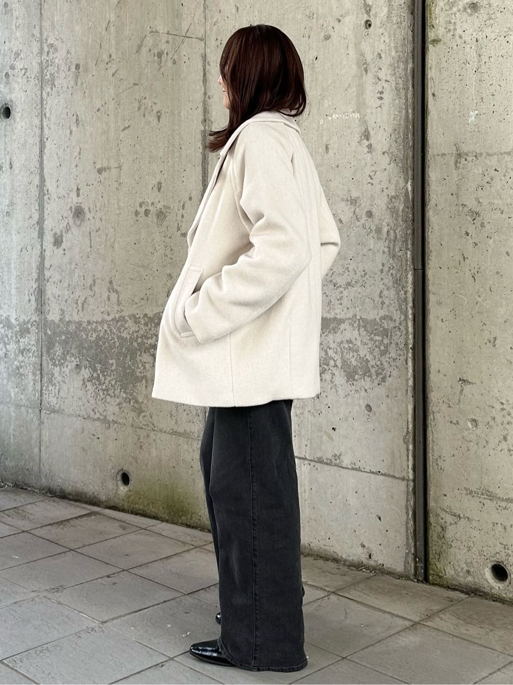 makiさんの「OPAQUE.CLIP｜カシミヤブレンドウールミドルピーコート」を使ったコーディネート