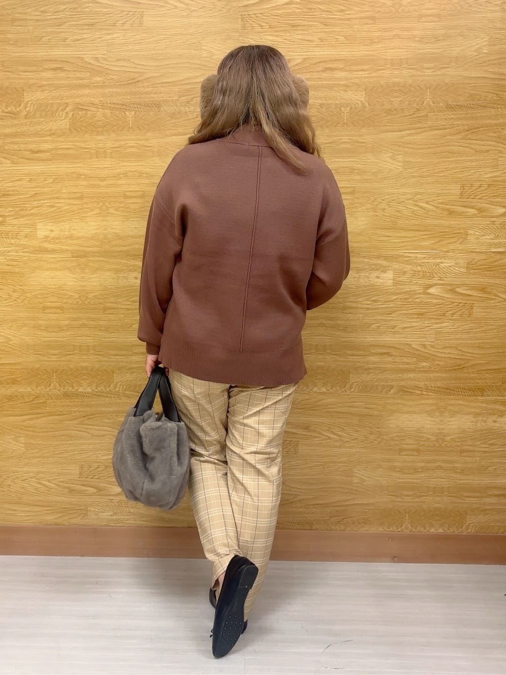 ぁむさんの「SHOO･LA･RUE｜【洗濯機可/S-LL】厚すぎない　ゆったりシンプルもちもちニット」を使ったコーディネート