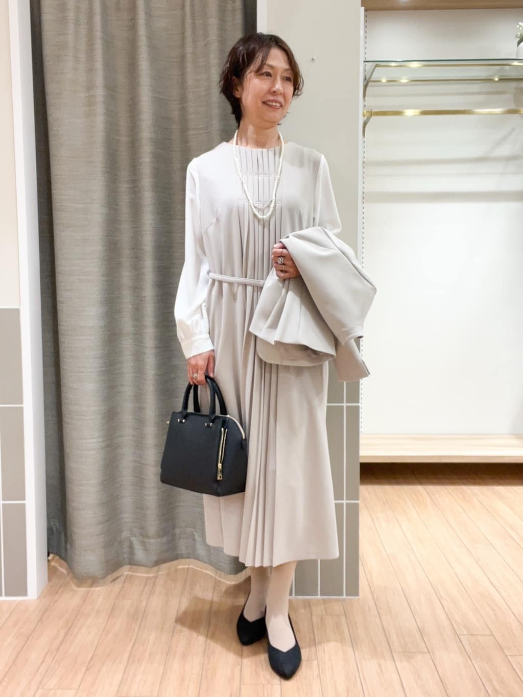 ヨッコさんの「grove｜【マシンウォッシュ／防シワ/SS-3L】ストレッチノーカラージャケット」を使ったコーディネート