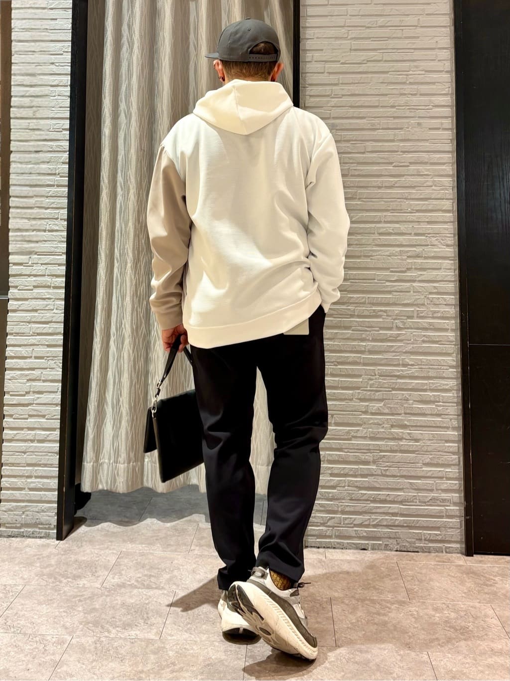 Pーyamaさんの「THE SHOP TK｜【大人の為の絶妙バランス】パネル切替パーカ 濯機機OK」を使ったコーディネート