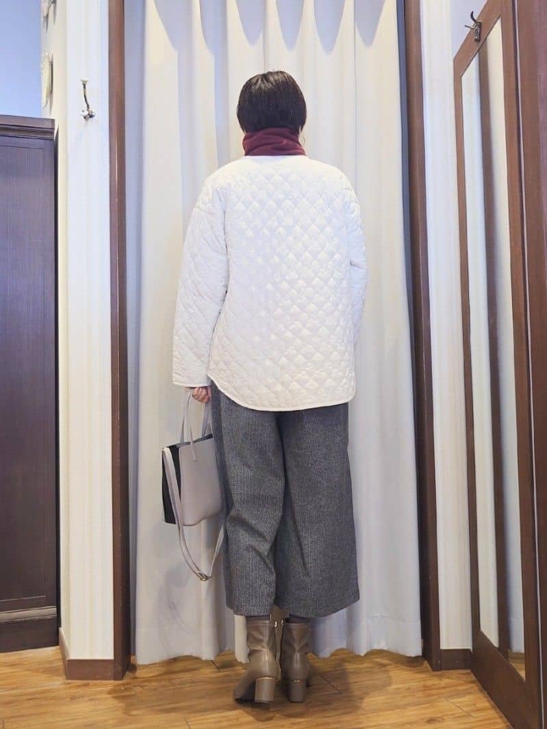 ERIKOさんの「SHOO･LA･RUE｜【洗濯機可/S-LL/撥水】ゴールドパーツで上品に 大人が着たい ノーカラーキルトジャケット」を使ったコーディネート