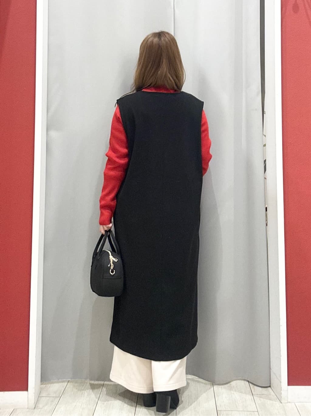 shioさんの「SHOO･LA･RUE｜【2点セット/洗濯機可】時短でコーデが決まる ジャンドレ+リブインナー」を使ったコーディネート