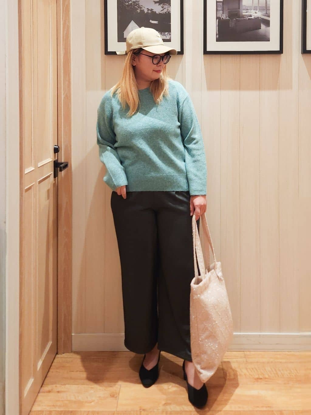 れーやんさんの「SHOO･LA･RUE｜【高レビュー】デニム見え 裏起毛ワイドパンツ」を使ったコーディネート