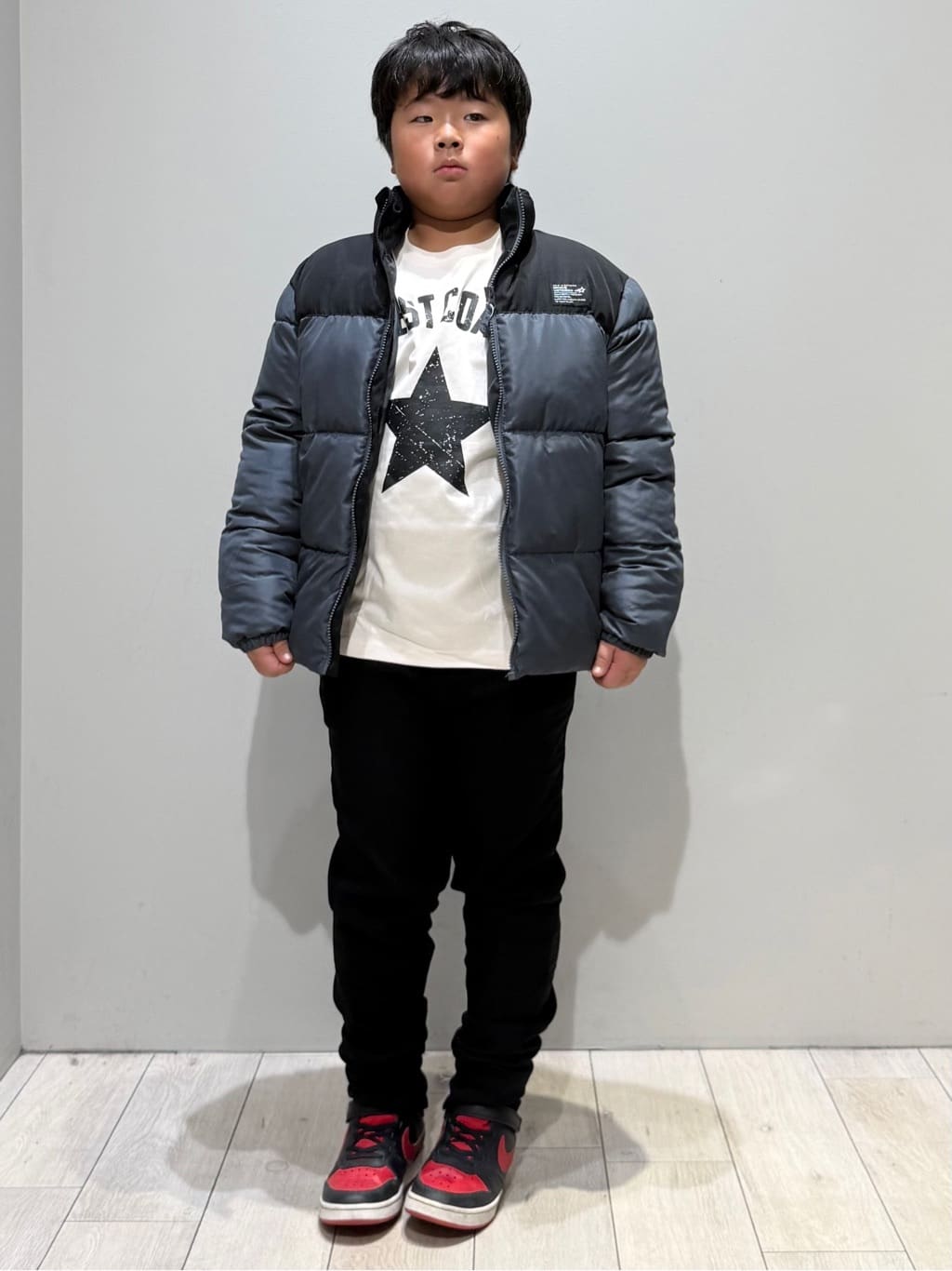 kuboさんの「THE SHOP TK｜【110-160】スタンドネック中綿ブルゾン」を使ったコーディネート