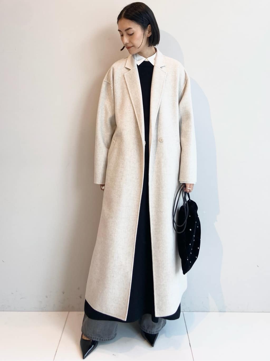 AYAさんの「UNTITLED｜【ロング丈/ゆったりシルエット】テントライン ニットワンピース」を使ったコーディネート