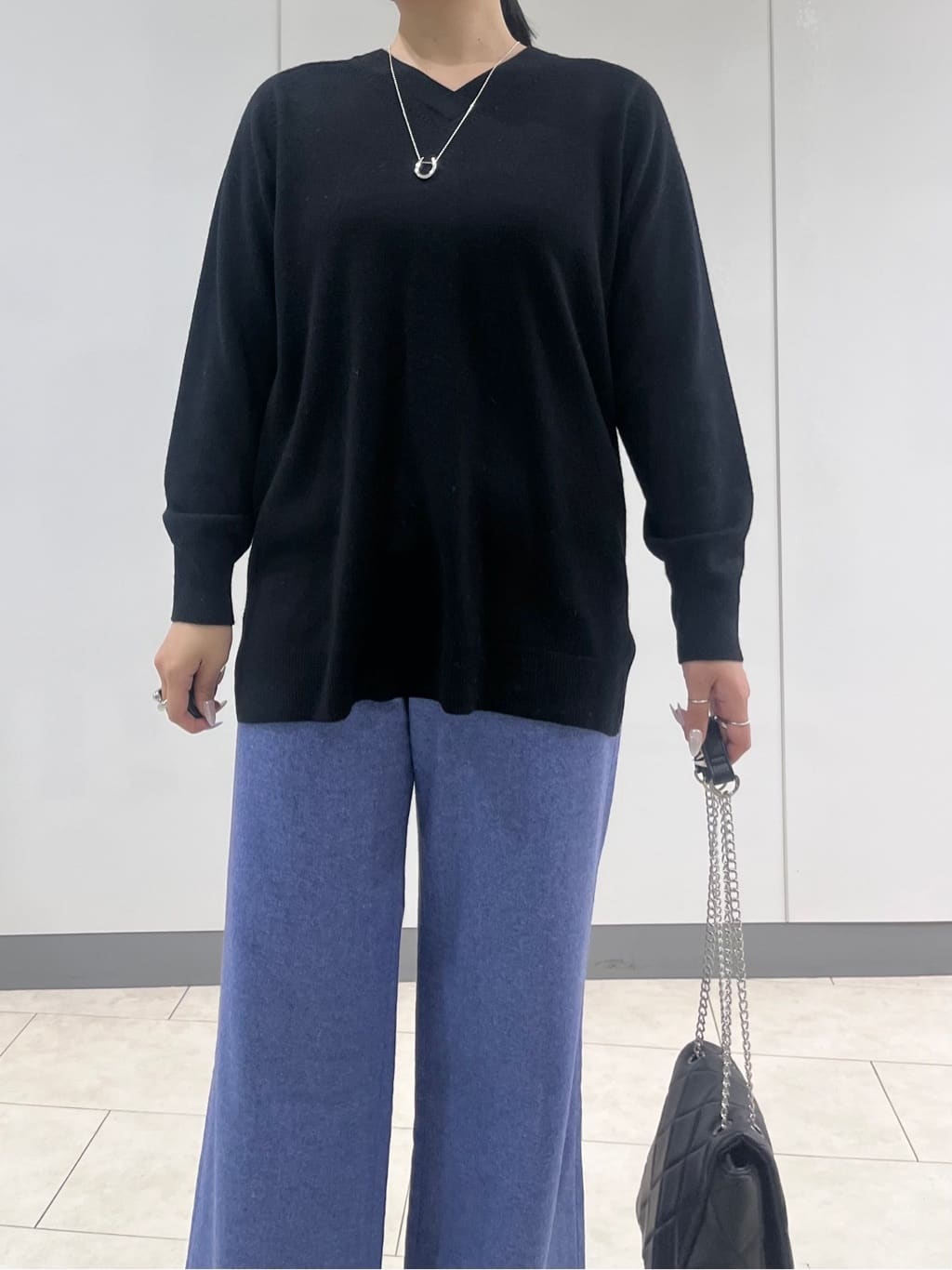 hasuさんの「INDIVI｜【名品／撥水／抗菌防臭】ショート丈リサイクルダウンコート」を使ったコーディネート