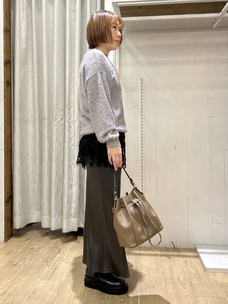 ga_riさんの「THE SHOP TK｜【華やかで柔らか】ふわふわフェザーニット/洗える・前後2WAY」を使ったコーディネート