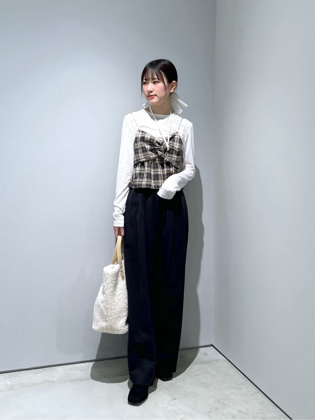 Renoさんの「INDIVI｜オンブレチェックビスチェ」を使ったコーディネート