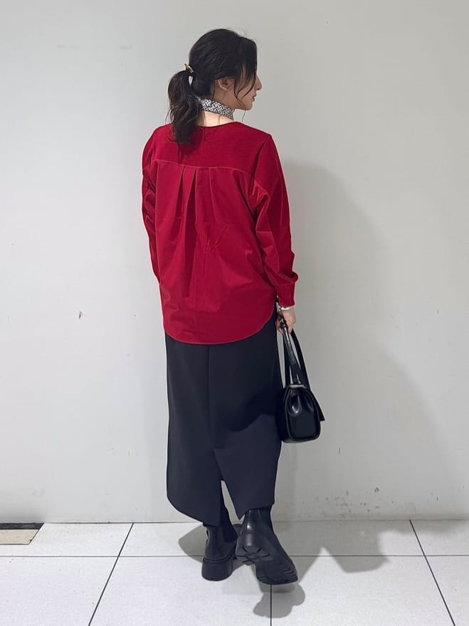 そんさんの「INDIVI｜【洗える／選べる8色】トーンアップニット」を使ったコーディネート