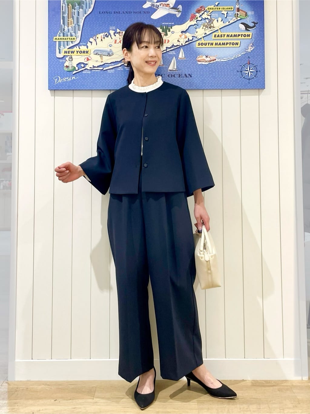 uwatokoさんの「Dessin｜【洗える】フリルネックジョーゼットブラウス」を使ったコーディネート