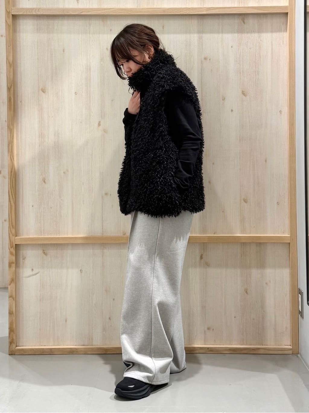 nanaさんの「THE SHOP TK｜プラスするだけでこなれ見え ボアベスト」を使ったコーディネート
