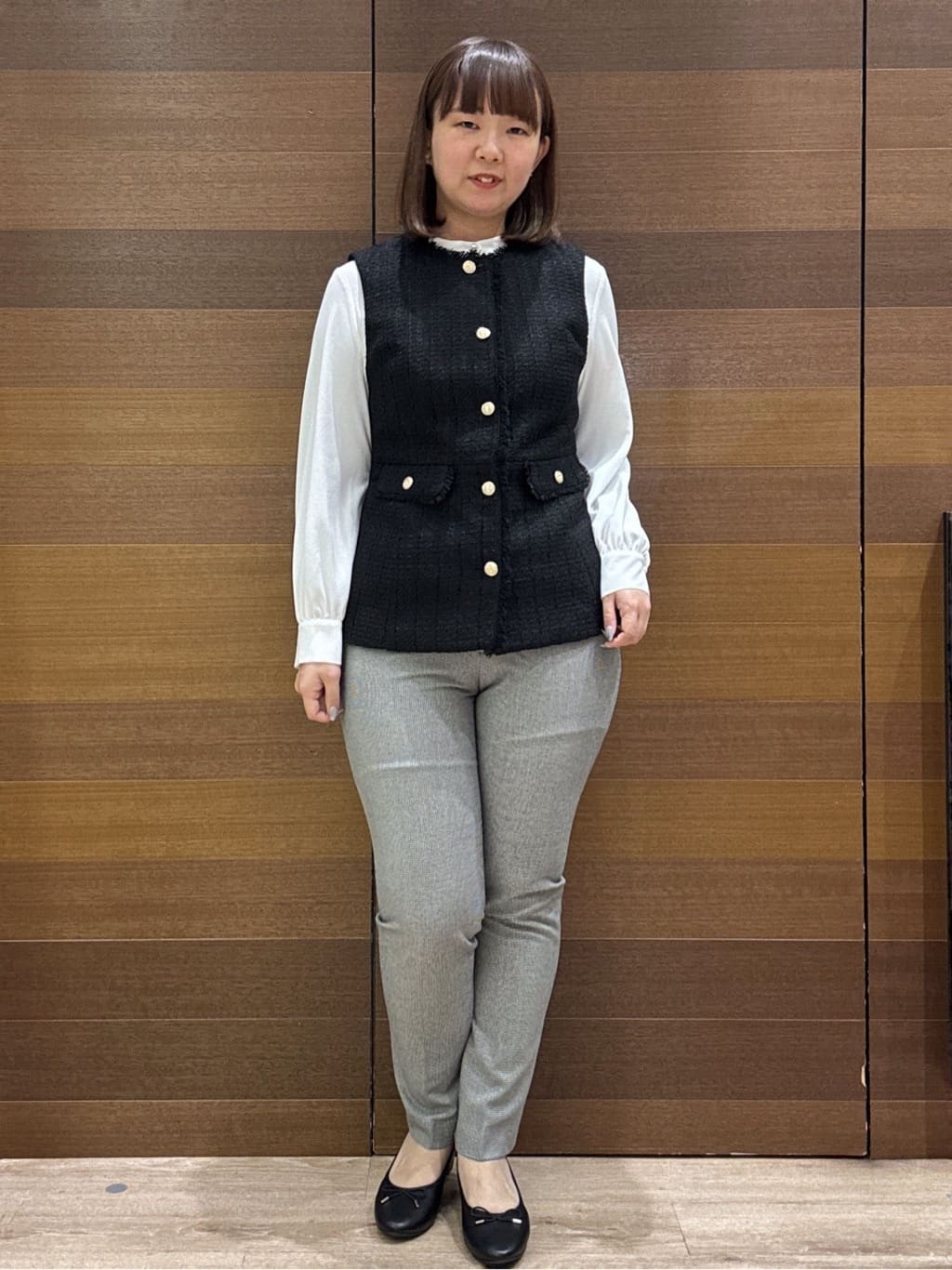 yumeさんの「OPAQUE.CLIP｜ファンシーツイードペプラムジレ【洗える】」を使ったコーディネート