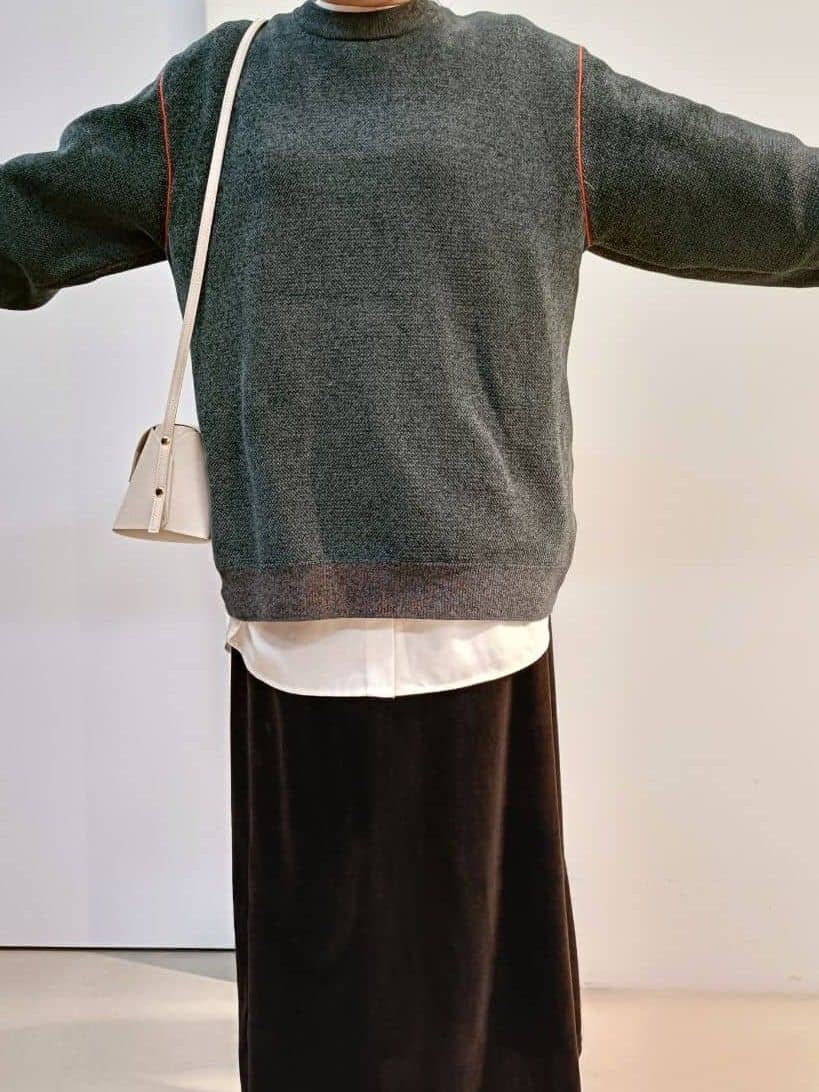 あんさんの「THE SHOP TK｜【大人の上品カジュアルを叶える】ハグするニット 洗濯機OK／6色展開」を使ったコーディネート