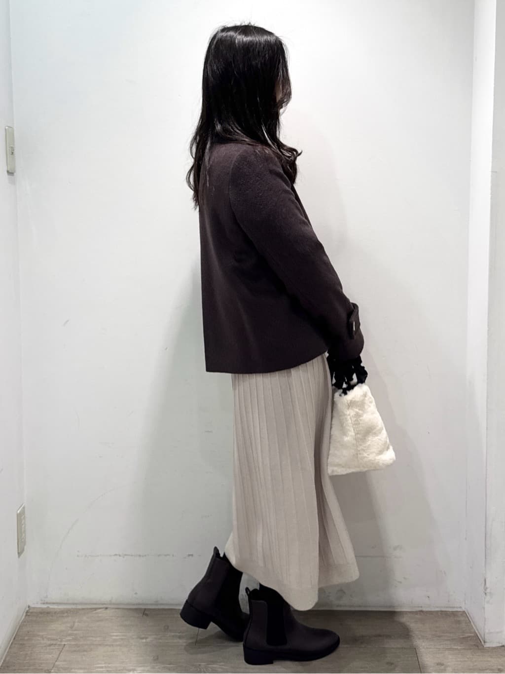 yuicciさんの「OPAQUE.CLIP｜ラメフェザープルオーバーセット ニットワンピース【洗濯機OK】《XS～LL》」を使ったコーディネート