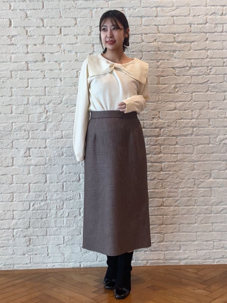 abeさんの「Couture brooch｜リボンカラーデザインニット」を使ったコーディネート