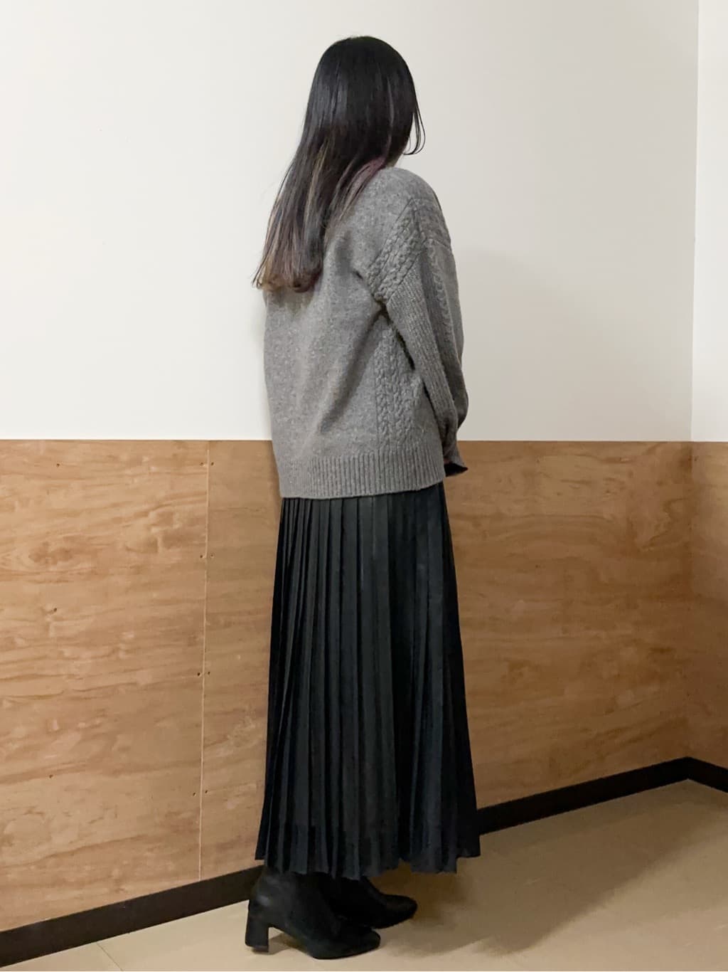 すーさんの「grove｜ケーブルアクセント Vネックカーディガン」を使ったコーディネート