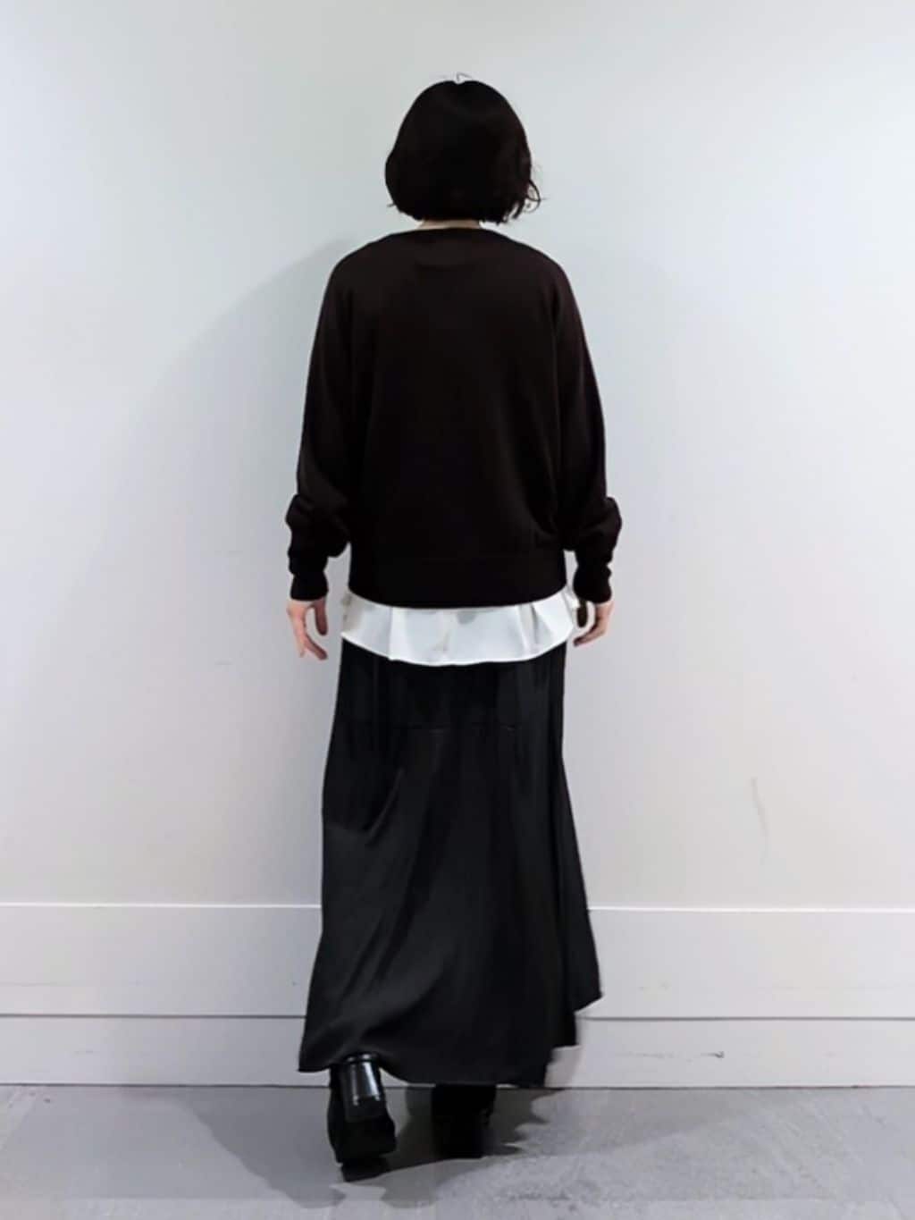 ミズタさんの「UNTITLED｜【8色展開／コンパクト丈】レーヨン混 コクーンニット」を使ったコーディネート