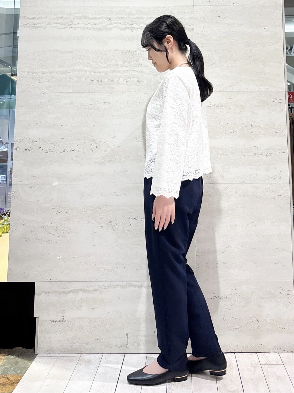 かほさんの「OPAQUE.CLIP｜《通勤対応》レースブラウス【洗濯機OK】」を使ったコーディネート