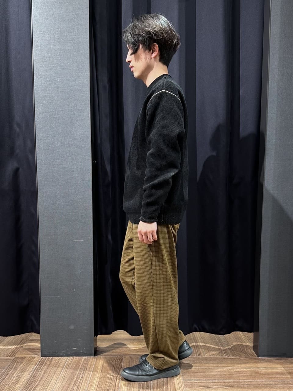 tomoyaさんの「THE SHOP TK｜【大人の上品カジュアルを叶える】ハグするニット 洗濯機OK／6色展開」を使ったコーディネート