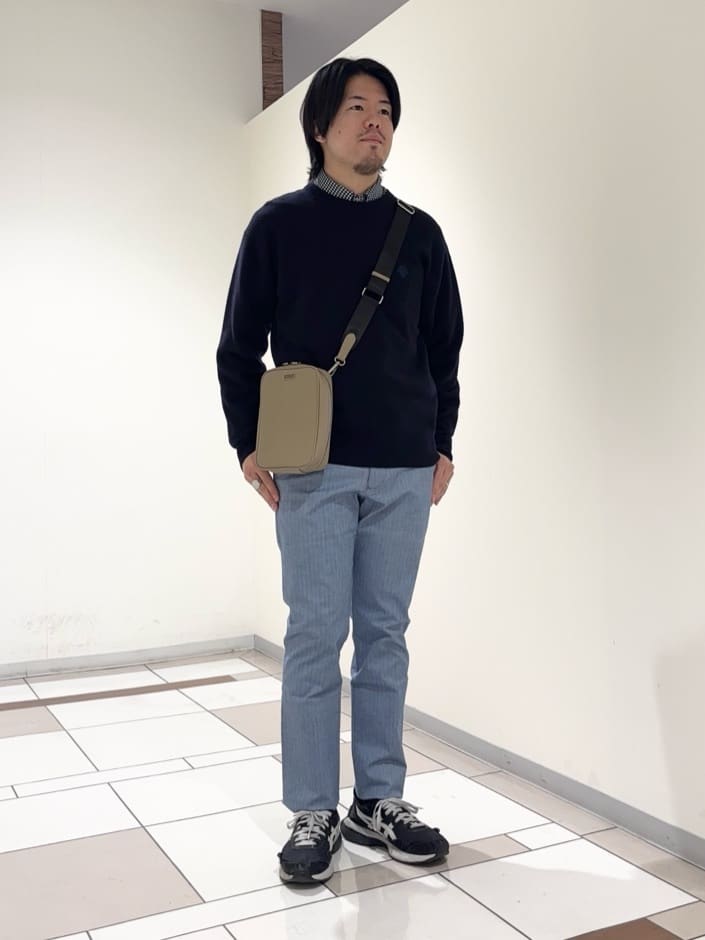 及川さんの「TAKEO KIKUCHI｜【Air Palette Knit】ワンポイント カラーニット プルオーバー」を使ったコーディネート