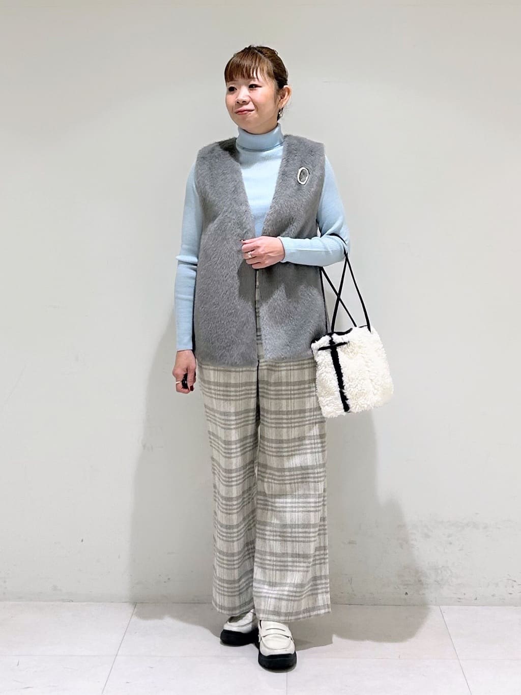 tsuyuさんの「INDIVI｜【日本製／ミドル丈】スタンドカラーミドルコート」を使ったコーディネート