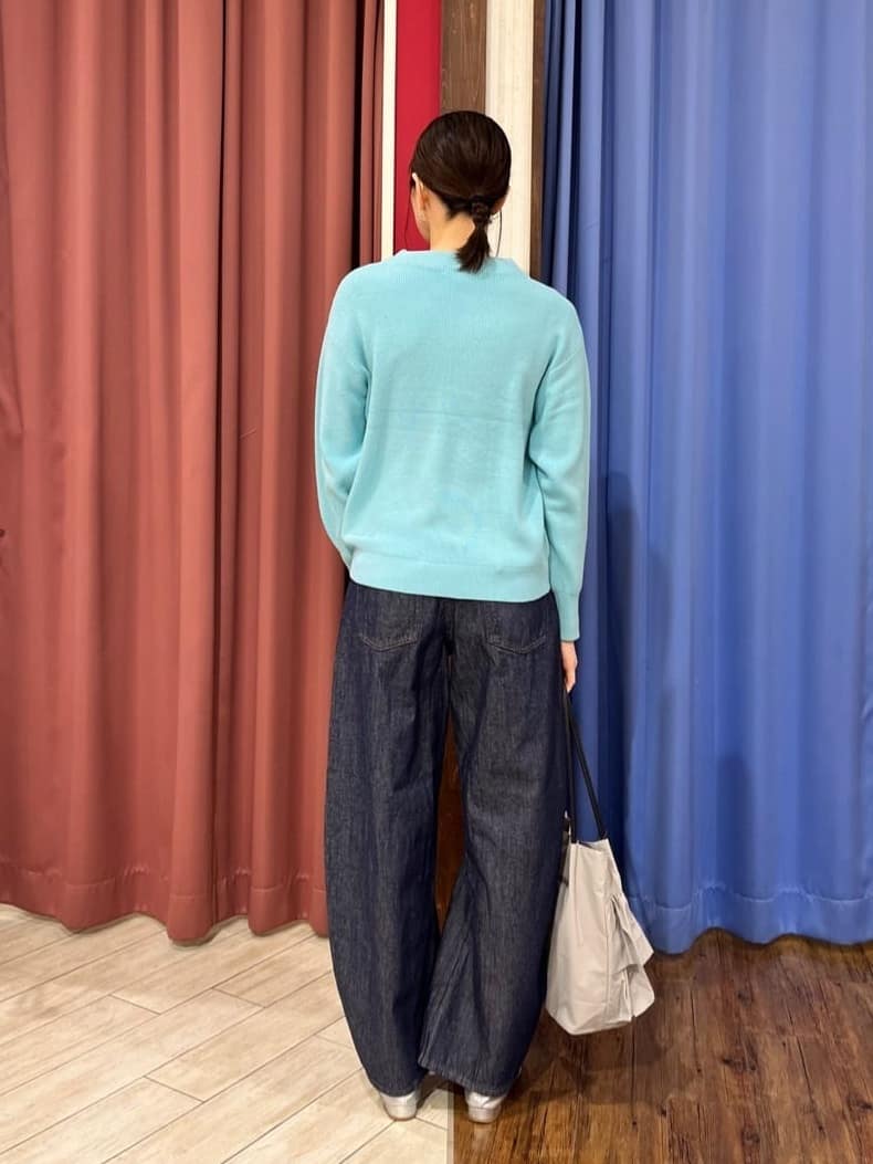 muさんの「SHOO･LA･RUE｜【毛玉になりにくい/洗濯機可/S-LL】お袖パールの上品ニット」を使ったコーディネート