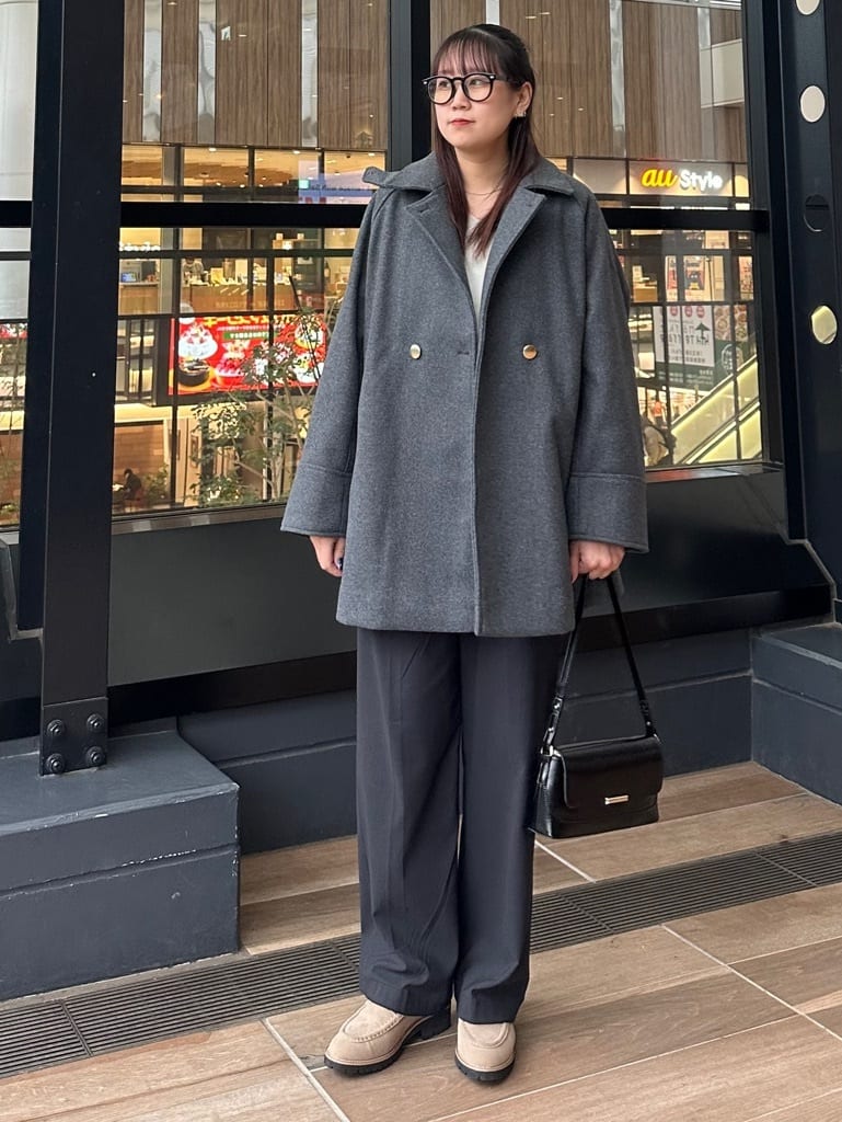 cottonさんの「THE SHOP TK｜【すっきりシルエットが叶う】大人のためのVネックニット/毛玉になりにくい/静電気防止/洗濯機OK」を使ったコーディネート