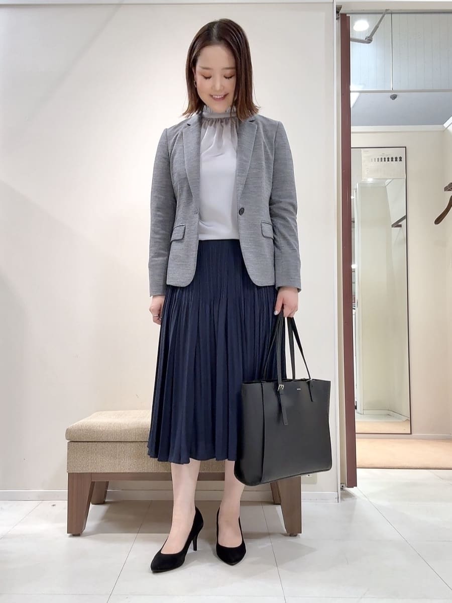 YUIさんの「UNTITLED｜【洗えるスーツ／ストレッチ】ウール混ジャージ テーラードジャケット」を使ったコーディネート