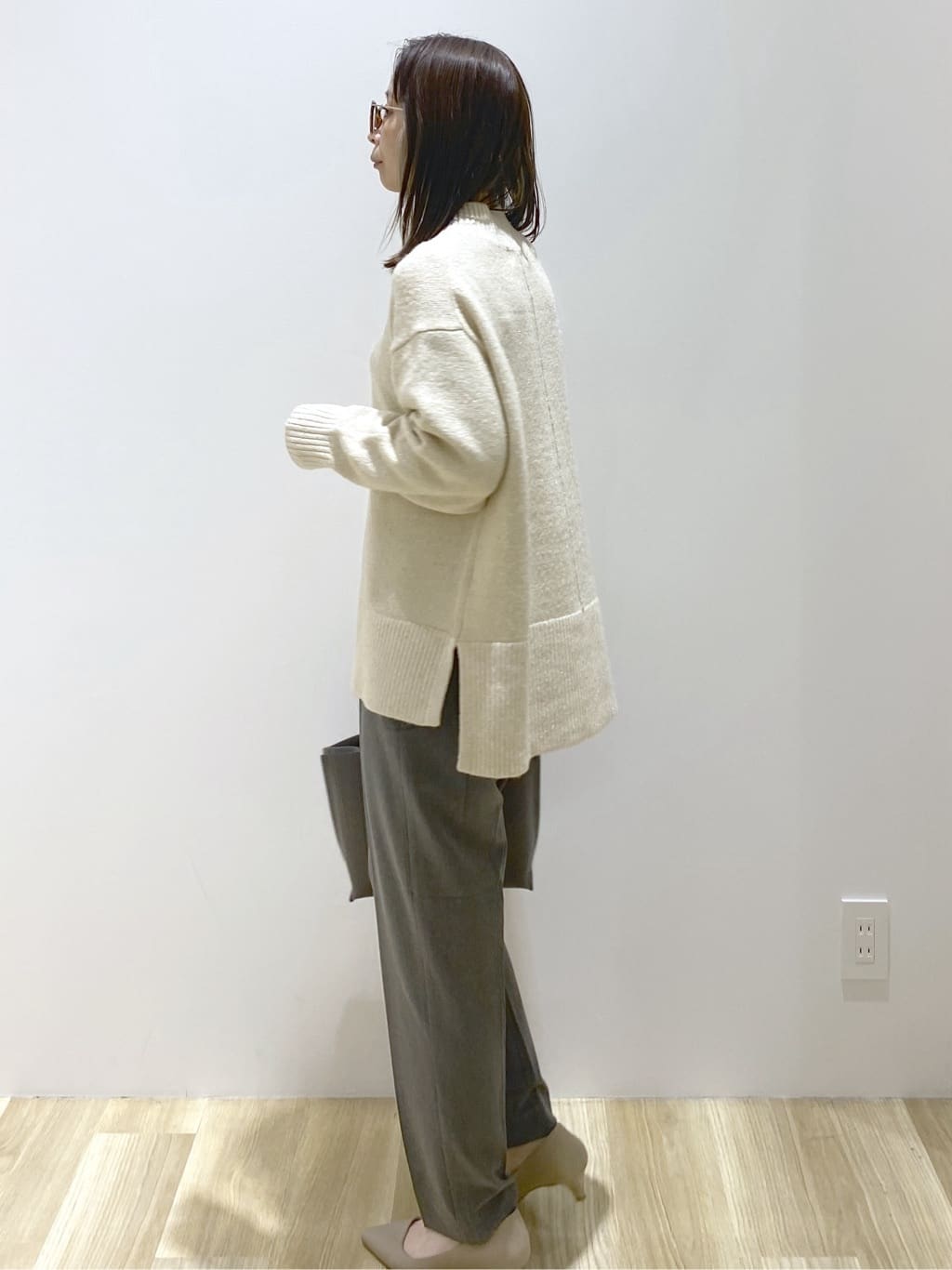 えりさんの「OPAQUE.CLIP｜ウォームタッチ イージーテーパードパンツ【洗濯機洗OK／ストレッチ】」を使ったコーディネート