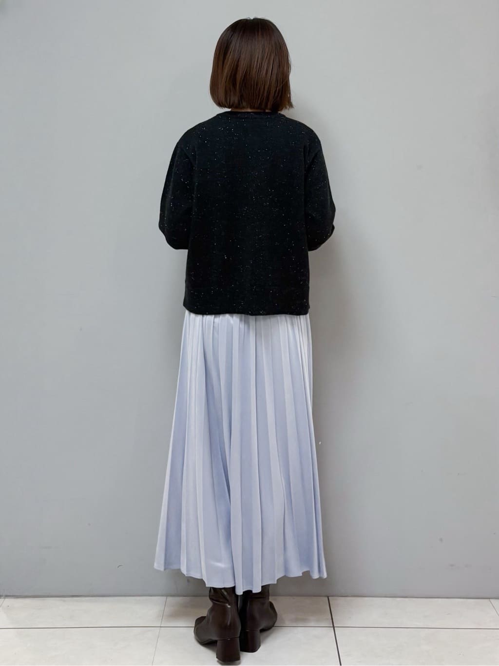 yさんの「OPAQUE.CLIP｜フェイクスウェードプリーツスカート【静電気防止加工／洗濯機OK】」を使ったコーディネート