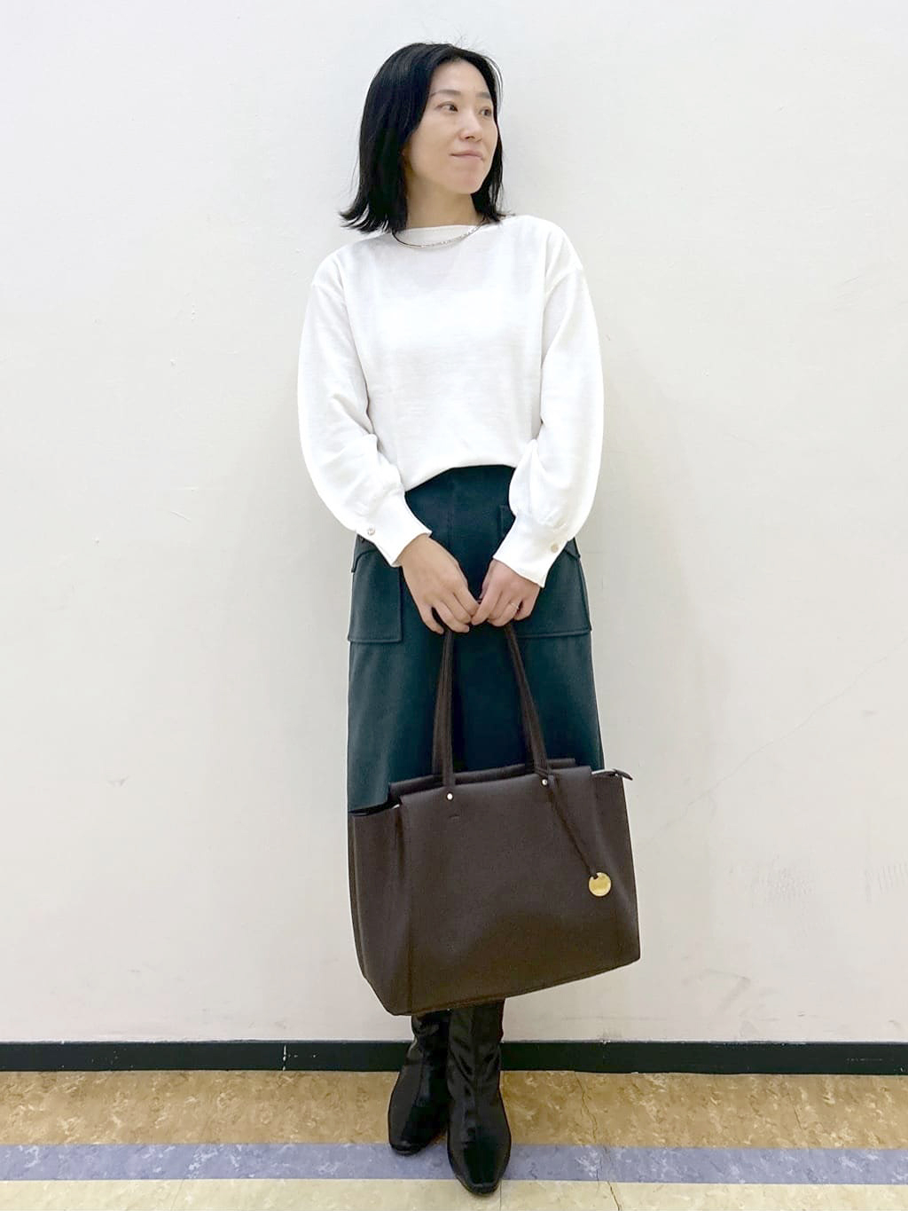 su.さんの「index｜ラメガーター編みボートネックニット【洗濯機OK】《8col／XS～LL》」を使ったコーディネート