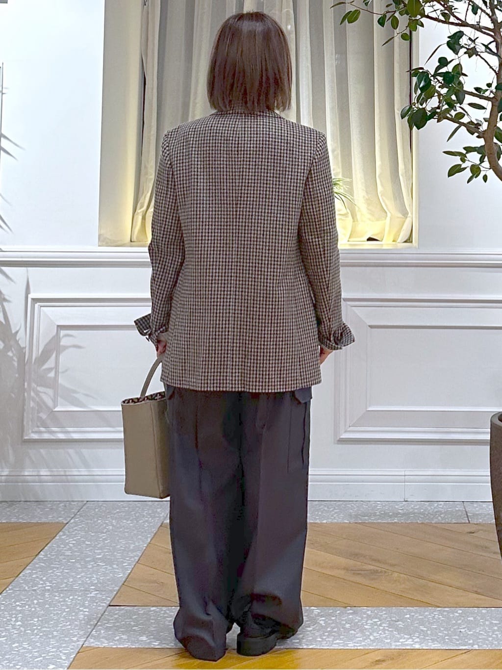 なべこさんの「DRESSTERIOR｜アルパカブレンドVネックニット」を使ったコーディネート