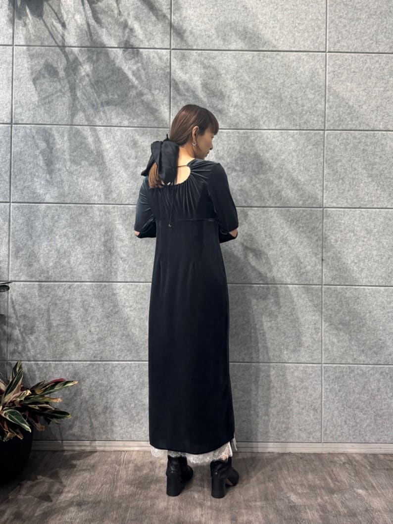 designer yukaさんの「CODE A｜velvet open back dress」を使ったコーディネート