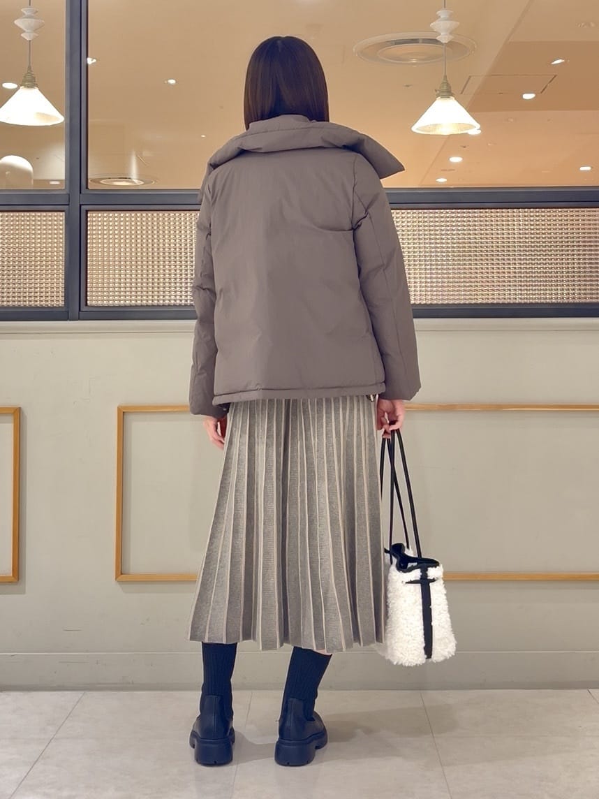 kumiさんの「INDIVI｜【撥水／洗える／デザイン衿】ステッチレス ショートダウンコート」を使ったコーディネート