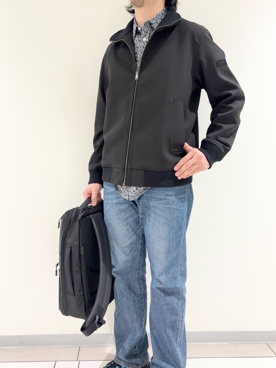 及川さんの「TAKEO KIKUCHI｜【JUST ONE LAYER】ダウンファブリック ジップアップ リブ ブルゾン」を使ったコーディネート