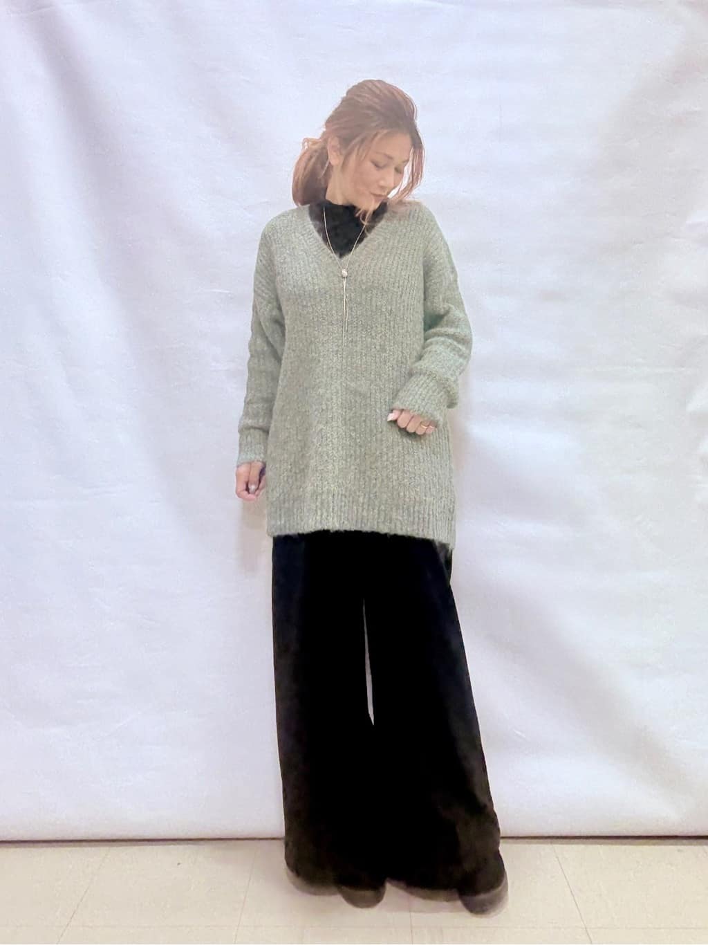 fuuさんの「SHOO･LA･RUE｜【着丈選べる/きっと虜になる】あったかもちもち ワイドパンツ」を使ったコーディネート