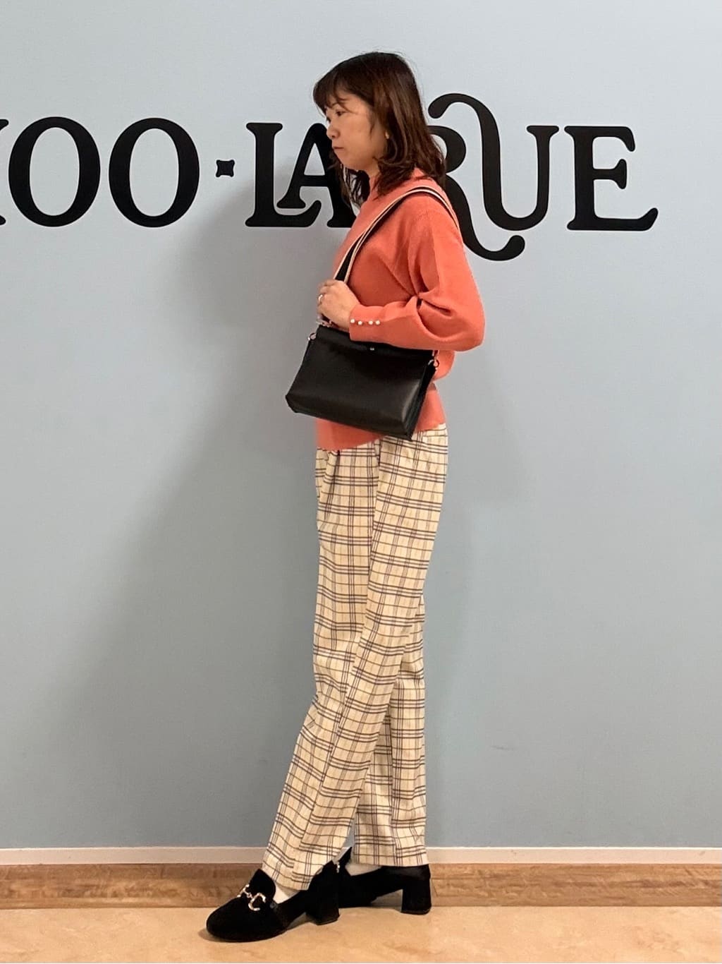 Naaatsuさんの「SHOO･LA･RUE｜【洗濯機可/S-LL】すっきり上品に ベーシックテーパードパンツ」を使ったコーディネート
