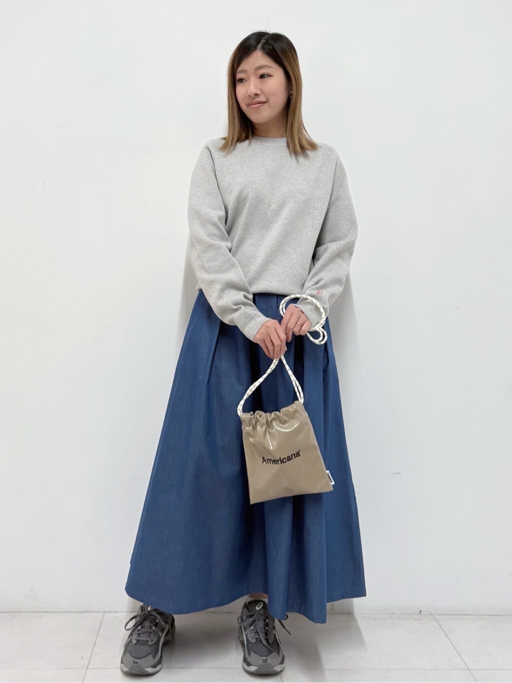 Nishijimaさんの「DRESSTERIOR｜【接触冷感/吸水速乾】クールタッチ デニムライク タックスカート」を使ったコーディネート