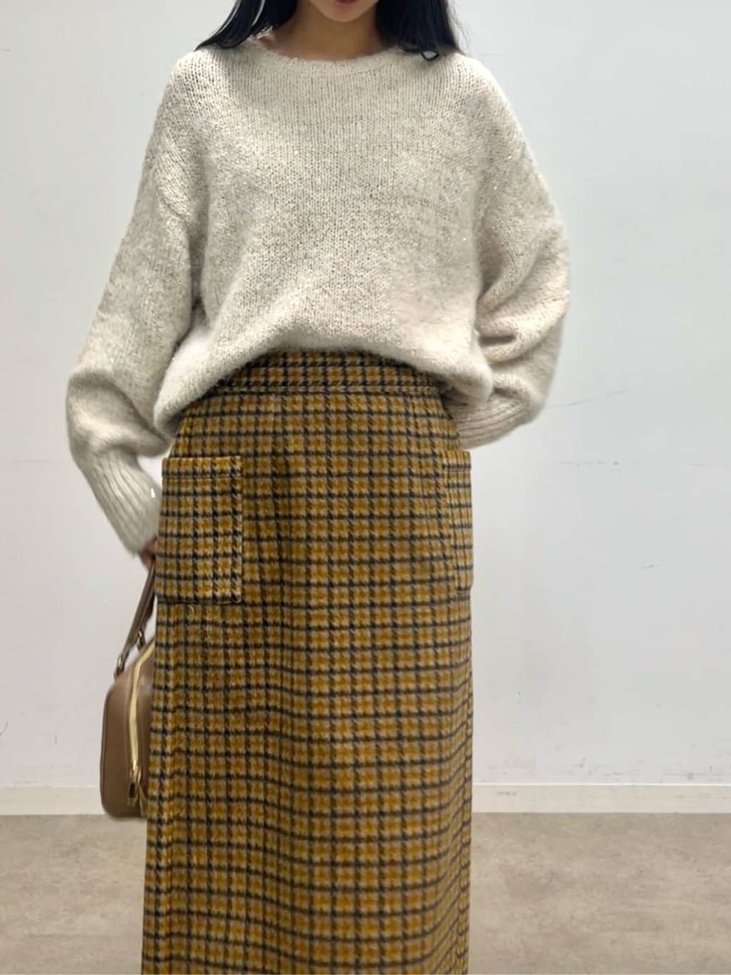 cotaniさんの「SHOO･LA･RUE｜【洗濯機可/S-LL】上品にキラリと華やぐ スパンコールニット」を使ったコーディネート