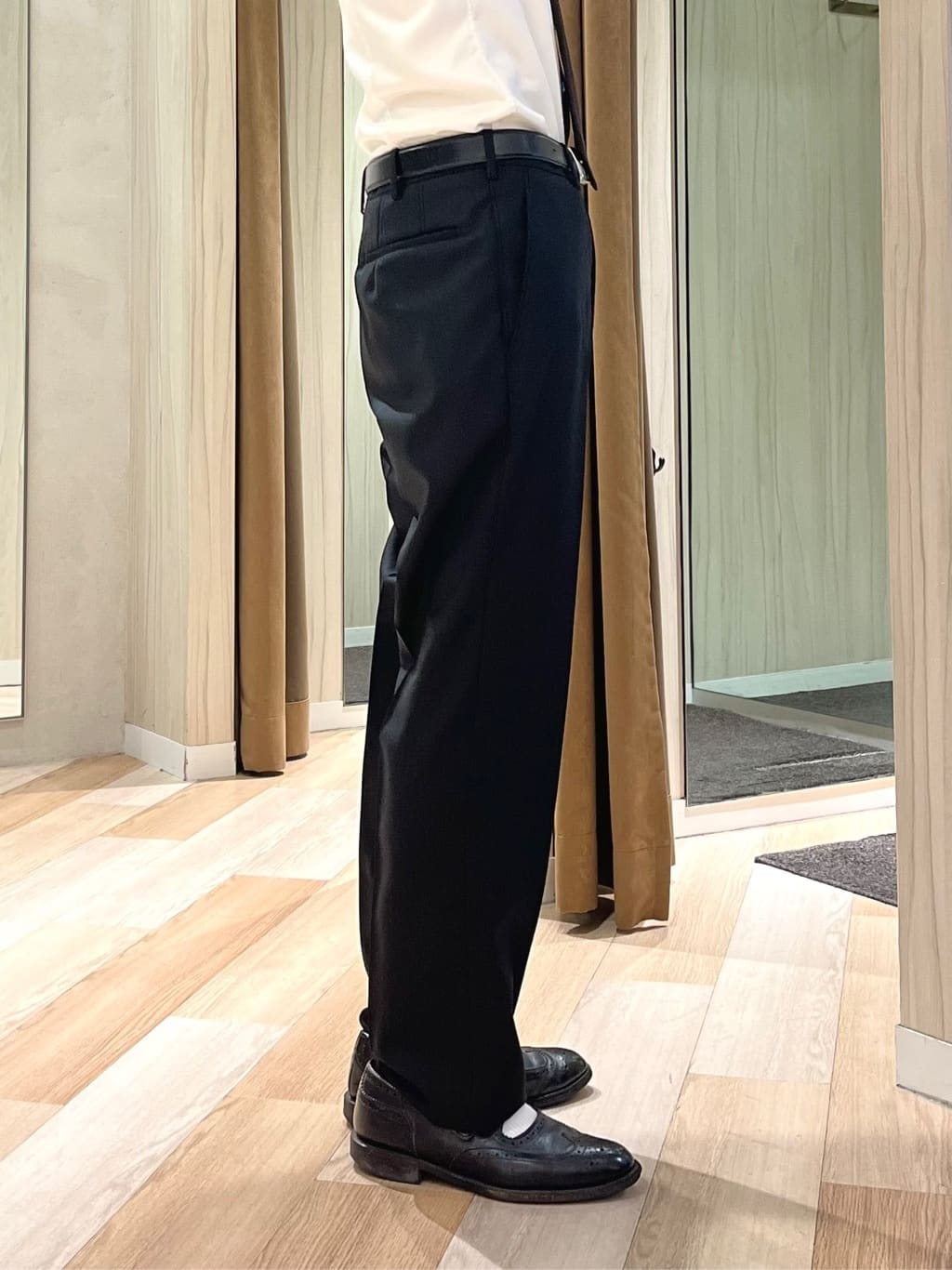URAさんの「TAKEO KIKUCHI｜【ウールカシミヤブレンド】ビーバー調 スタンドカラー コート」を使ったコーディネート