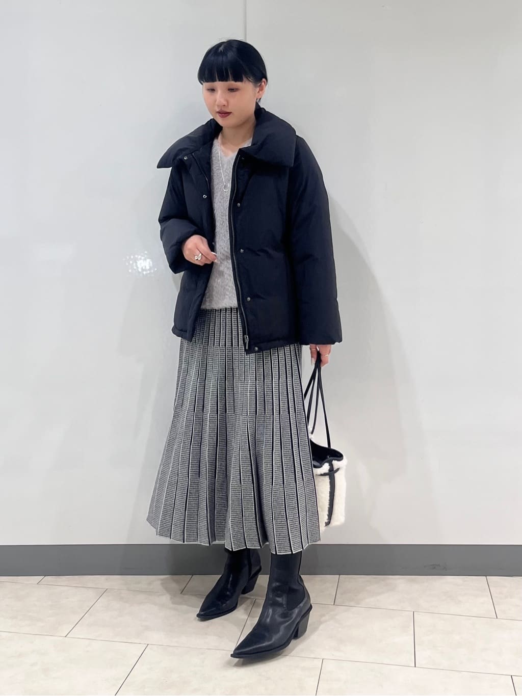 hasuさんの「INDIVI｜【洗える】エアリーシャギートップス」を使ったコーディネート