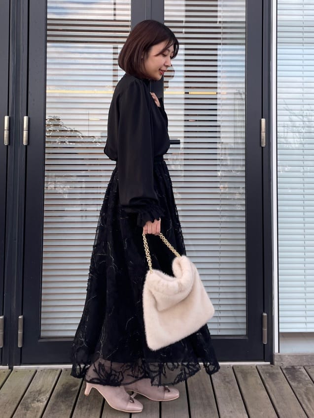 abeさんの「Couture brooch｜【2WAY・ハレの日・通勤】エンブロレースブラウス」を使ったコーディネート